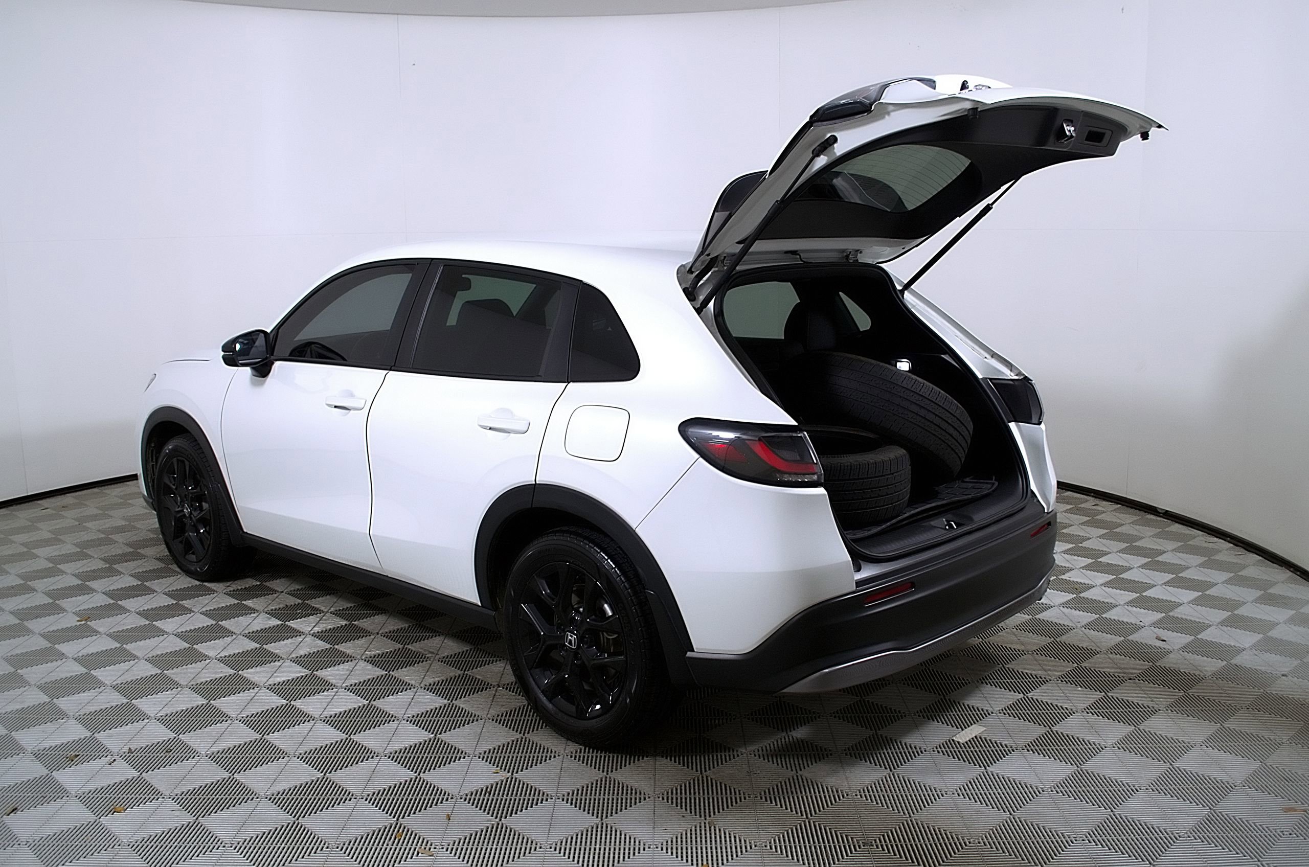 Used 2023 Honda HR-V Sport image 11