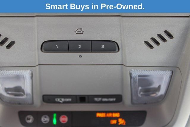 Used 2024 GMC Terrain SLT image 30