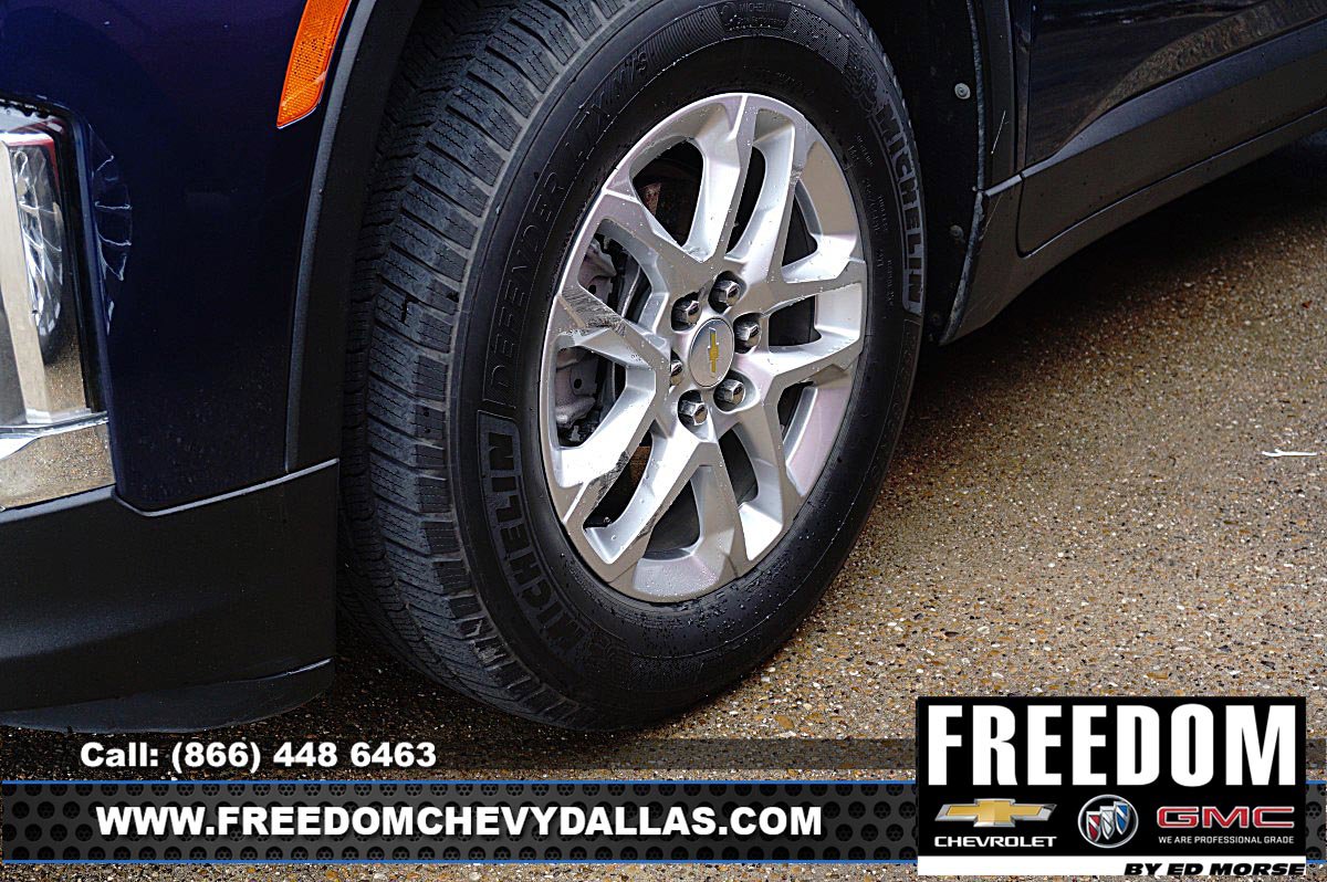 Used 2022 Chevrolet Traverse LS FWD image 10
