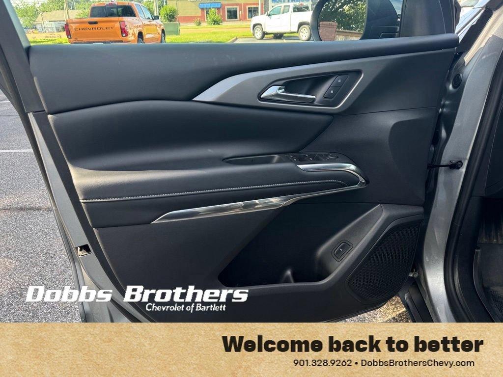 Used 2026 Chevrolet Traverse LT w/ Driver Confidence Package AWD/4WD image 14