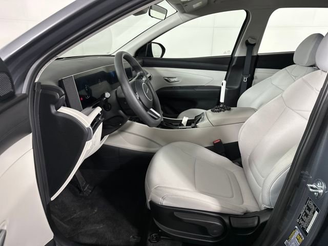 Certified 2025 Hyundai Tucson SE image 39