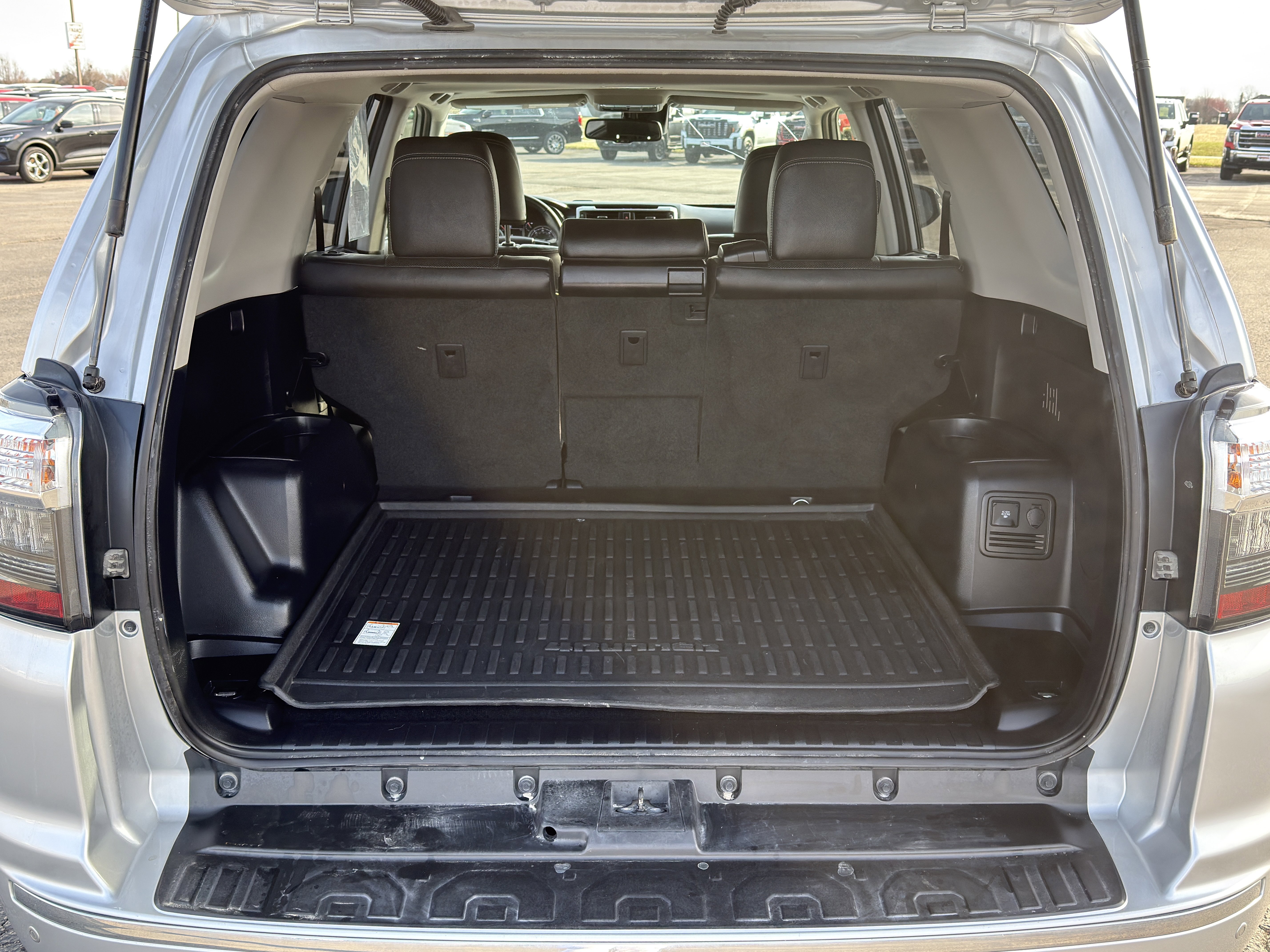 Used 2021 Toyota 4Runner Limited AWD/4WD image 16