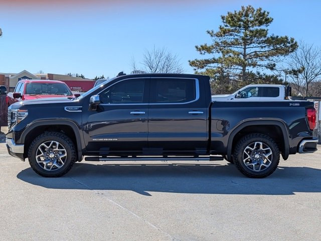 Used 2023 GMC Sierra 1500 SLT w/ SLT Premium Package image 5