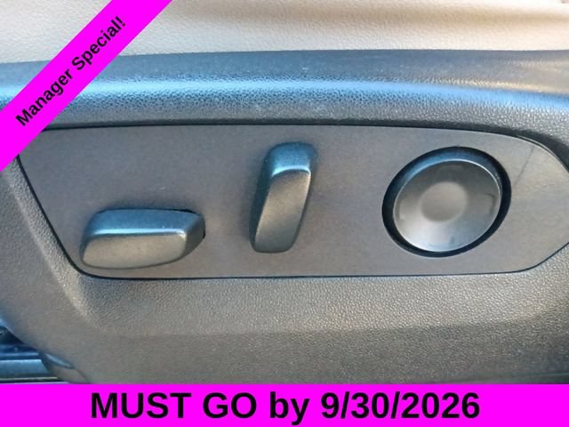 Used 2024 Chevrolet Suburban Premier RWD image 13