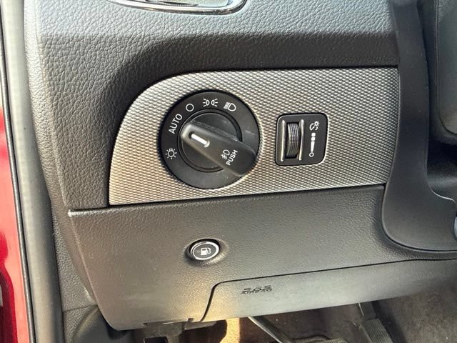 Used 2018 Dodge Durango R/T w/ Technology Group RWD image 35