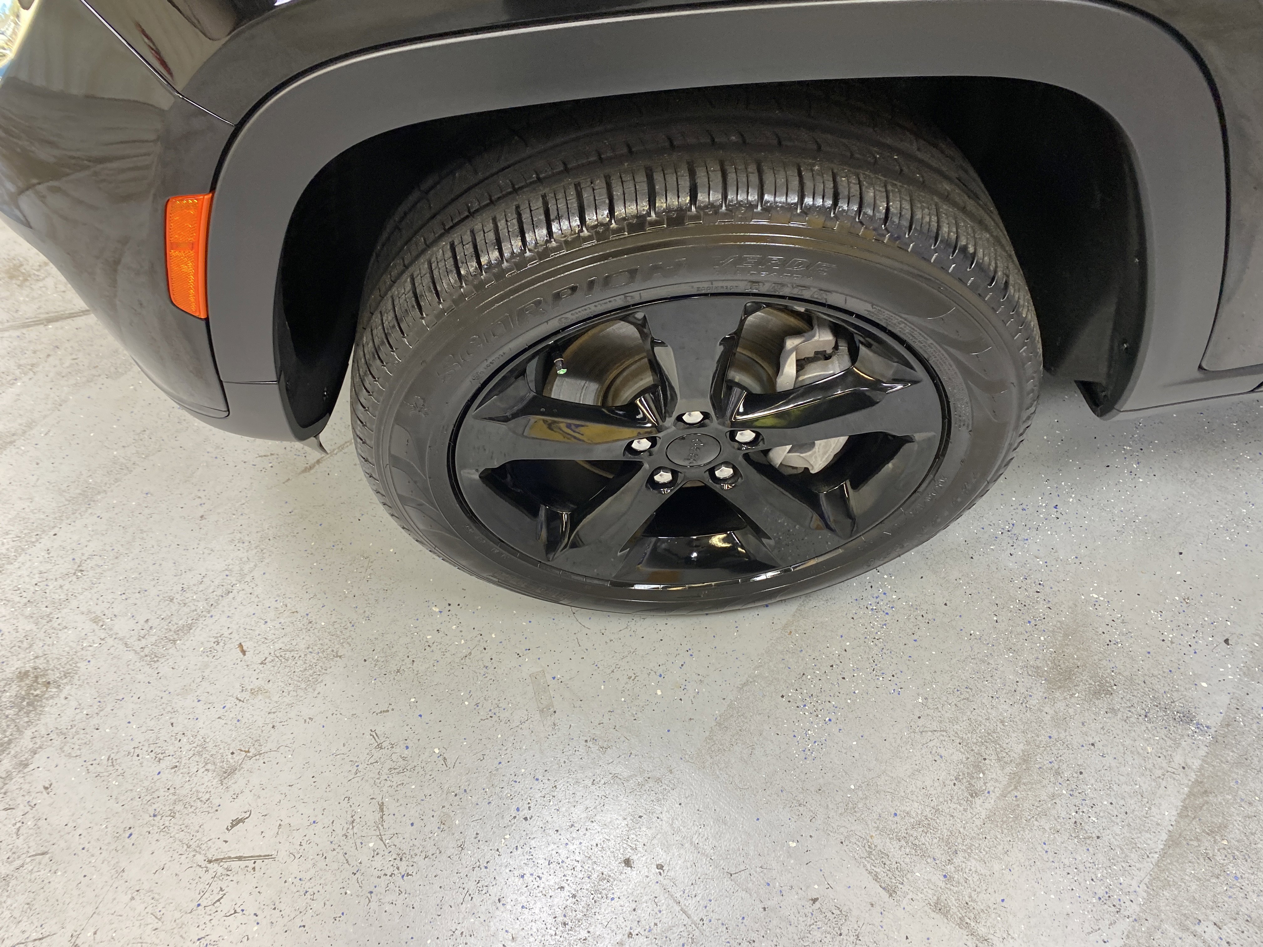 Used 2025 Jeep Grand Cherokee L Limited w/ Black Appearance Package image 11