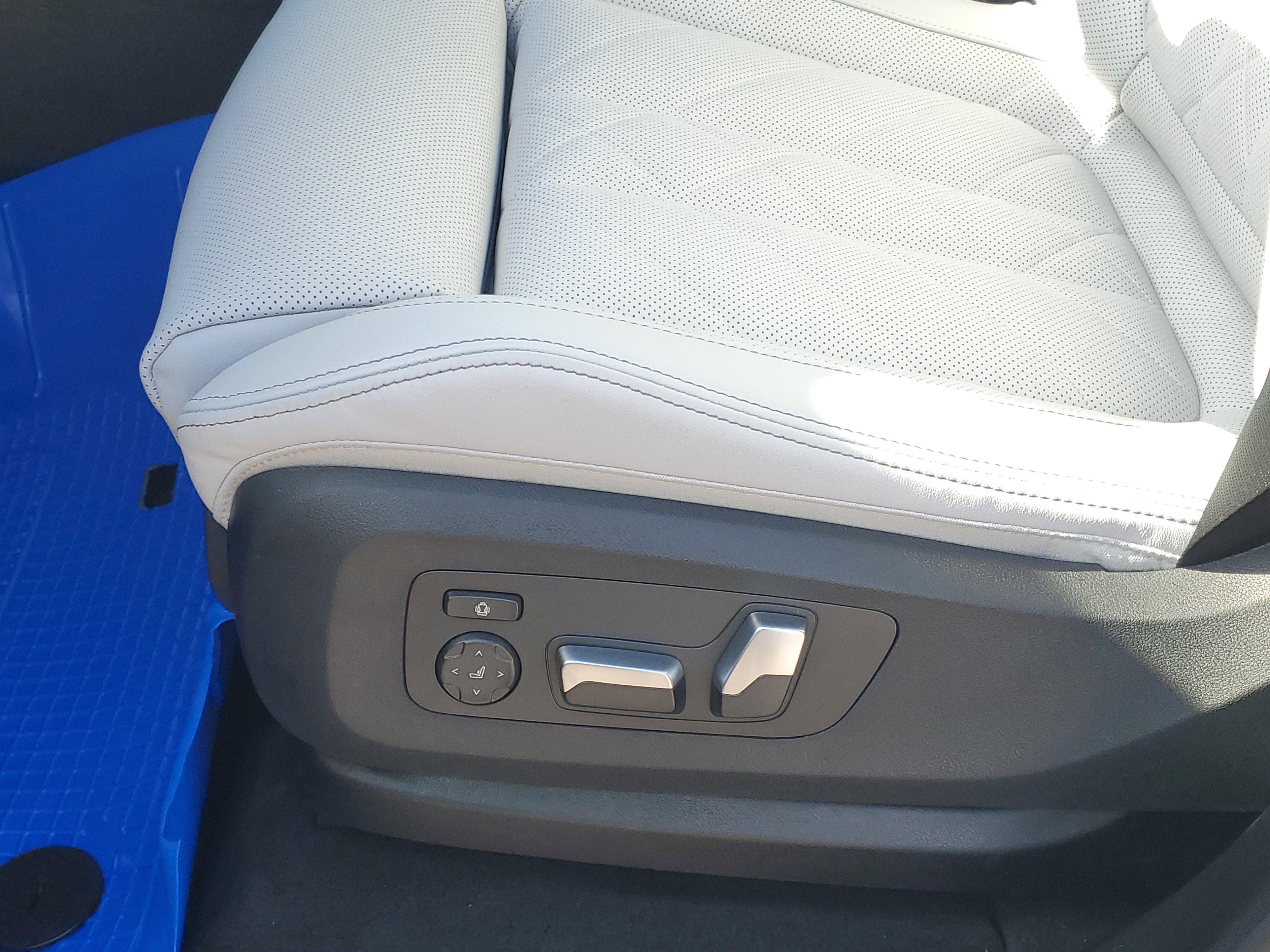 New 2026 BMW X5 xDrive40i w/ Premium Package image 9