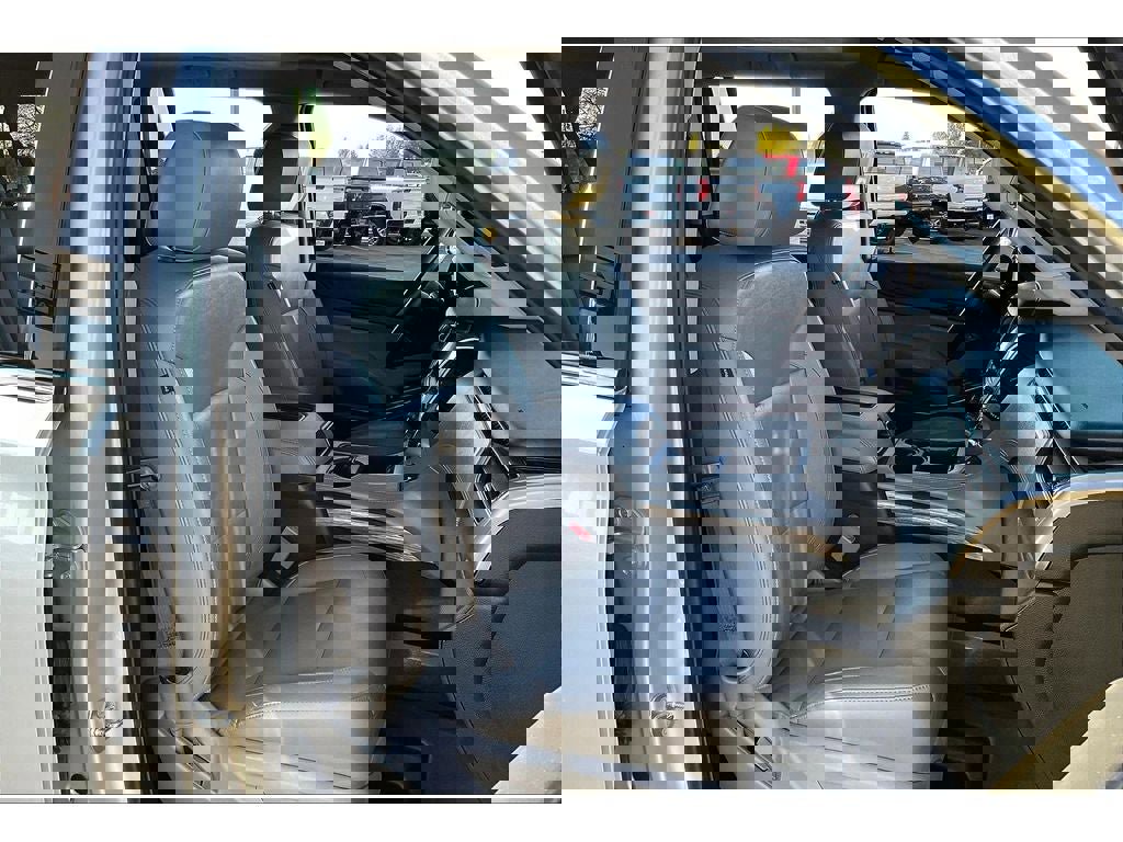 Used 2018 Chevrolet Suburban LT image 8