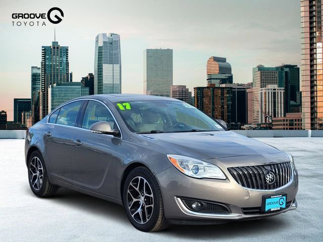 Used 2017 Buick Regal Sport Touring FWD image 8