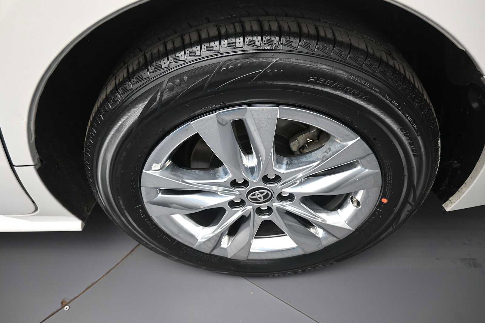Used 2024 Toyota Sienna XLE w/ XLE Plus Package AWD/4WD image 15