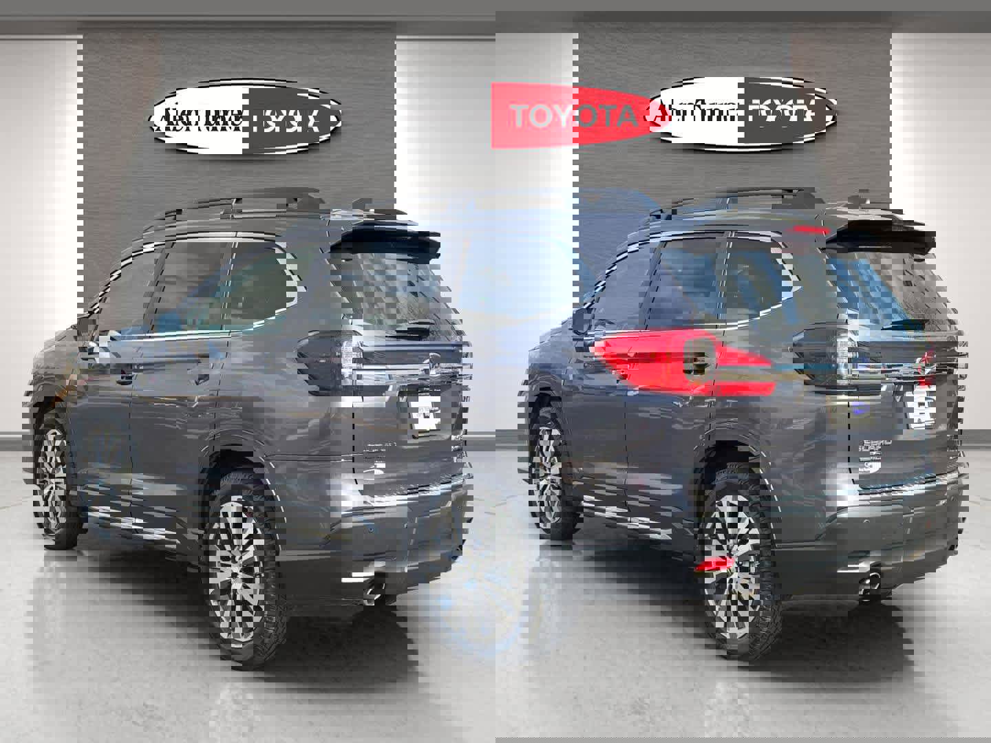 Used 2022 Subaru Ascent Limited image 10