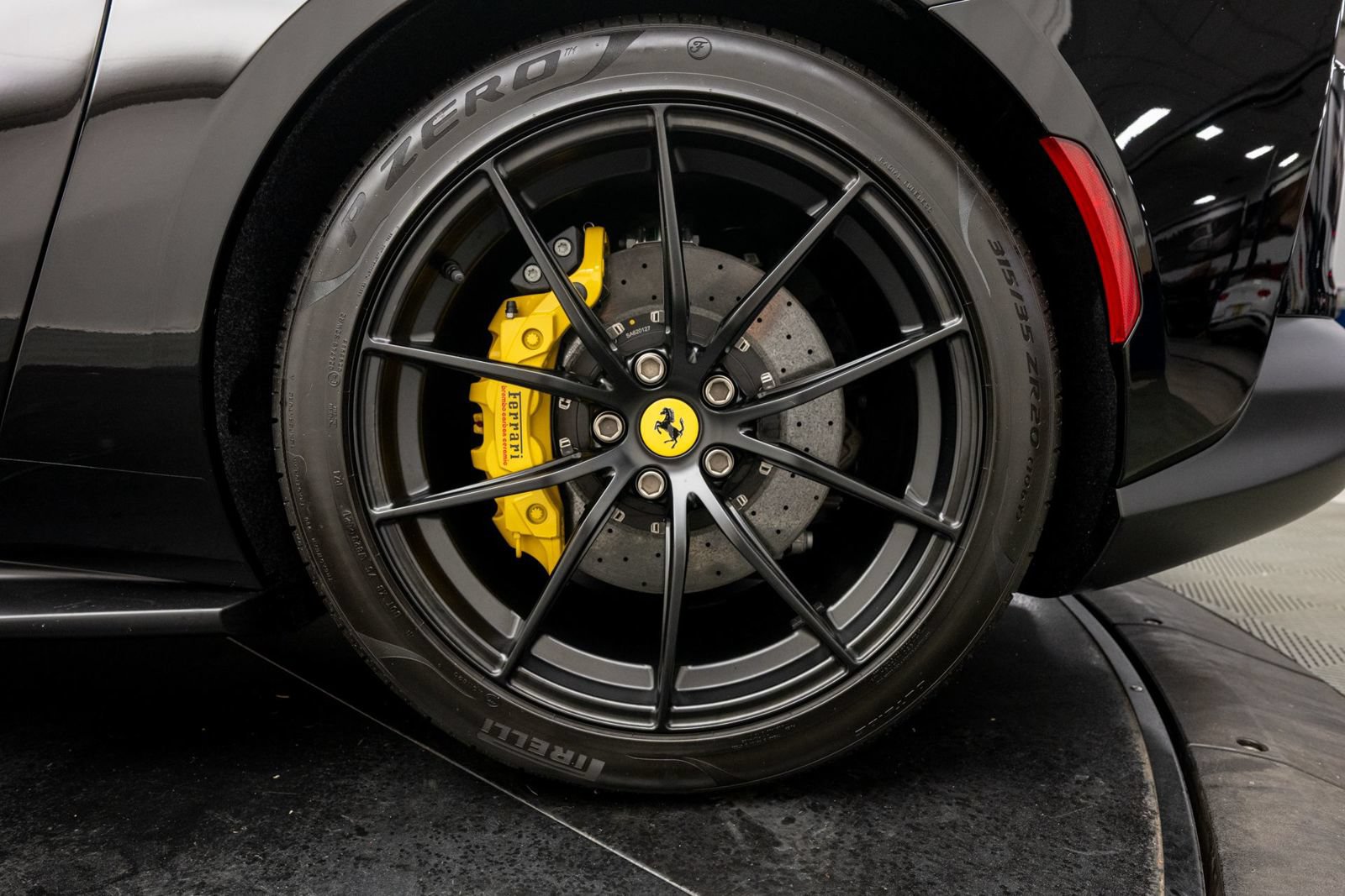 Used 2022 Ferrari 812 GTS RWD image 44