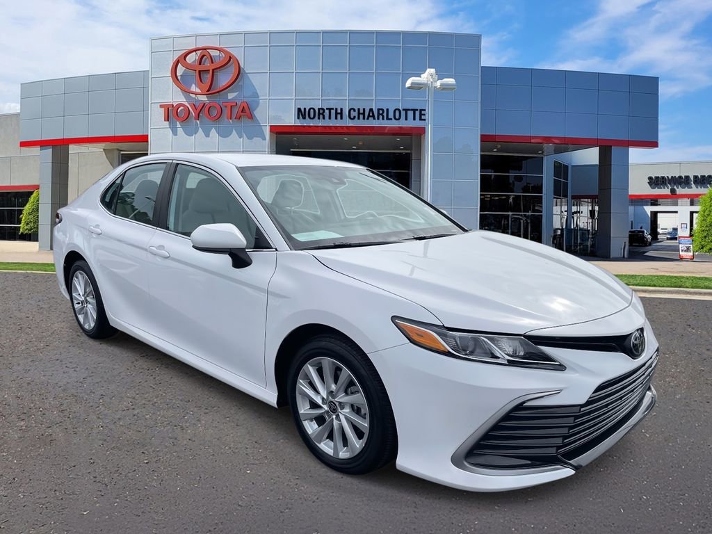 Used 2024 Toyota Camry LE image 1