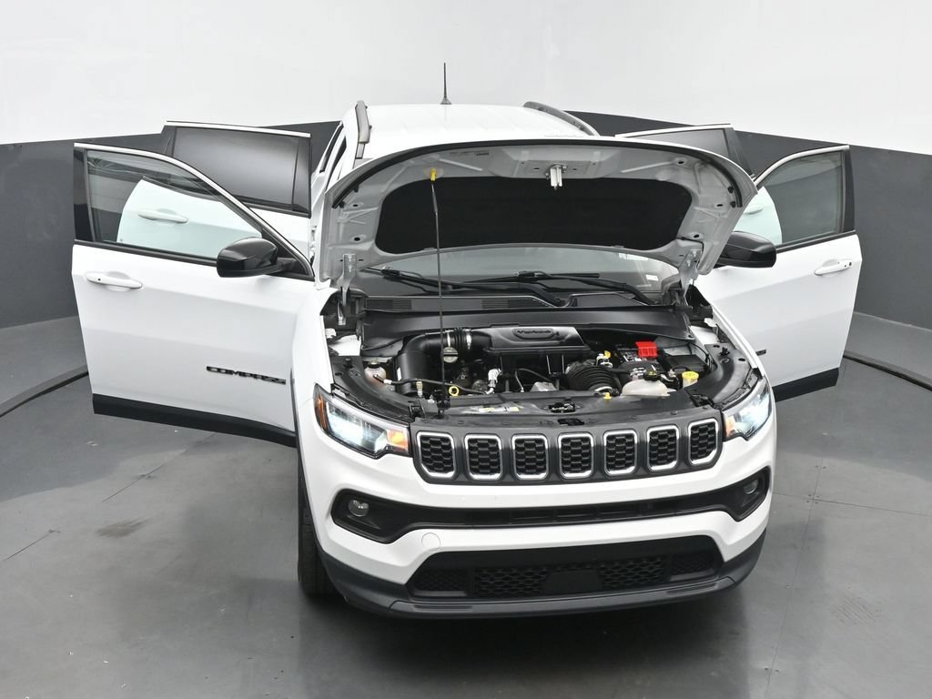 Used 2024 Jeep Compass Latitude AWD/4WD image 64