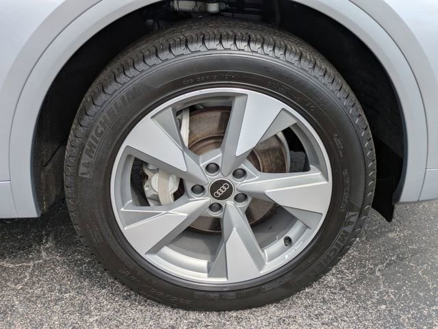 Used 2023 Audi Q5 2.0T Premium w/ Convenience Package image 8