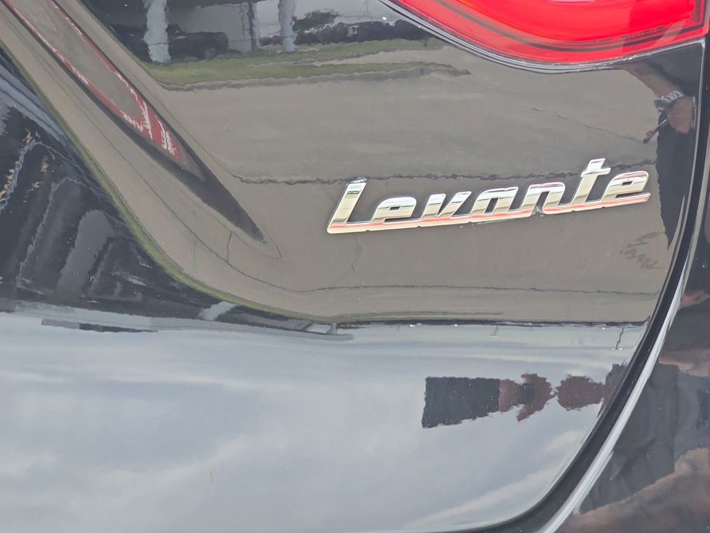 Used 2018 Maserati Levante image 37