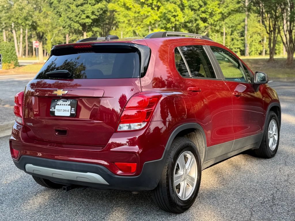 Used 2022 Chevrolet Trax LT w/ LT Convenience Package FWD image 5