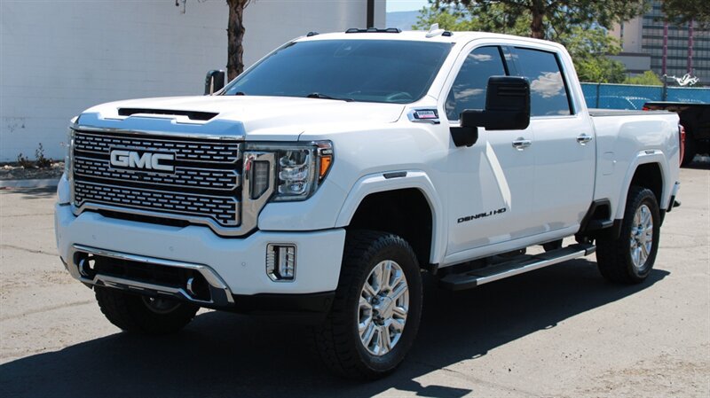 Used 2020 GMC Sierra 2500 Denali w/ Denali Ultimate Package AWD/4WD image 3