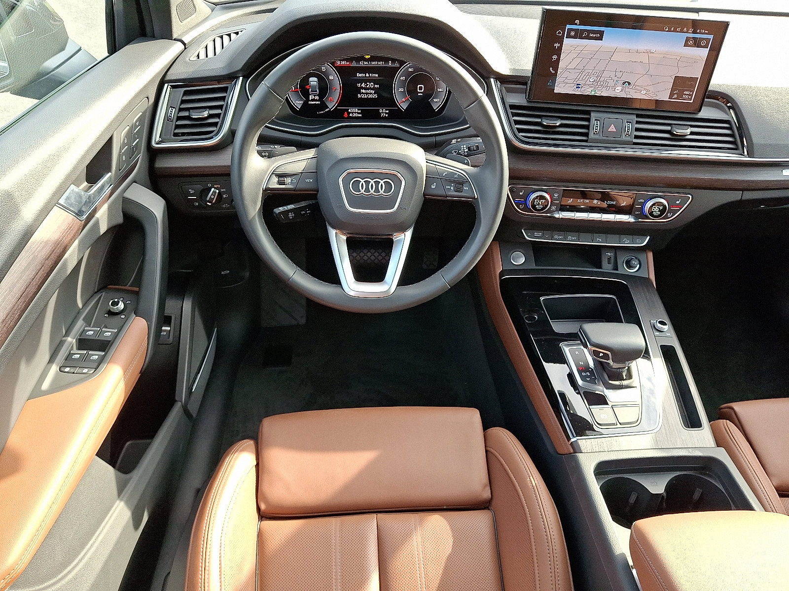 Certified 2025 Audi Q5 2.0T Premium Plus image 12