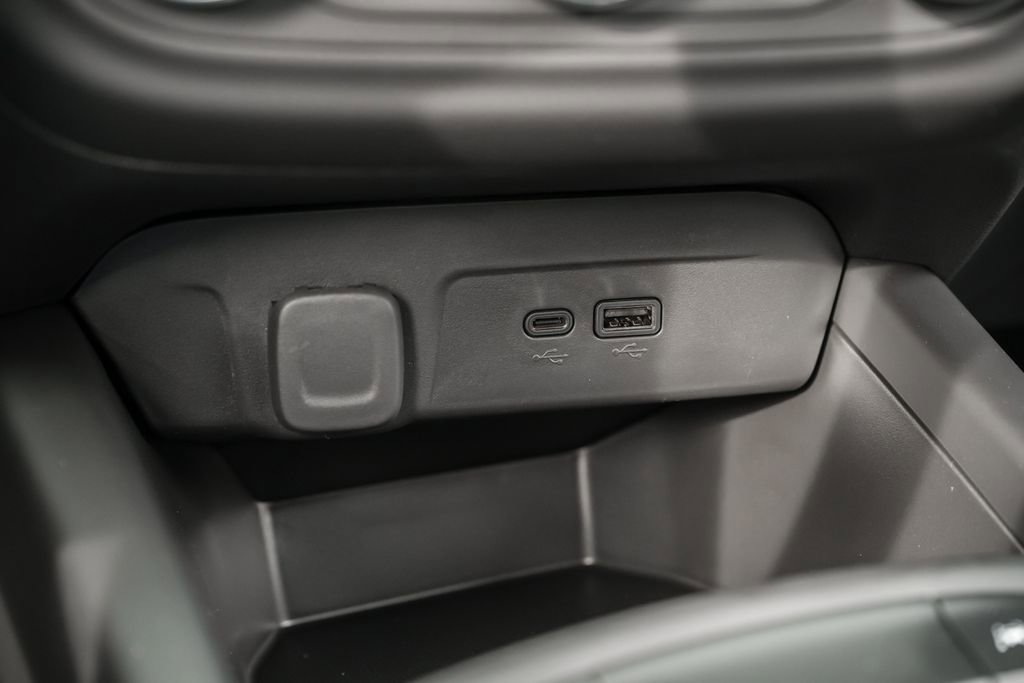 New 2026 Chevrolet Trax LS w/ LS Convenience Package FWD image 25