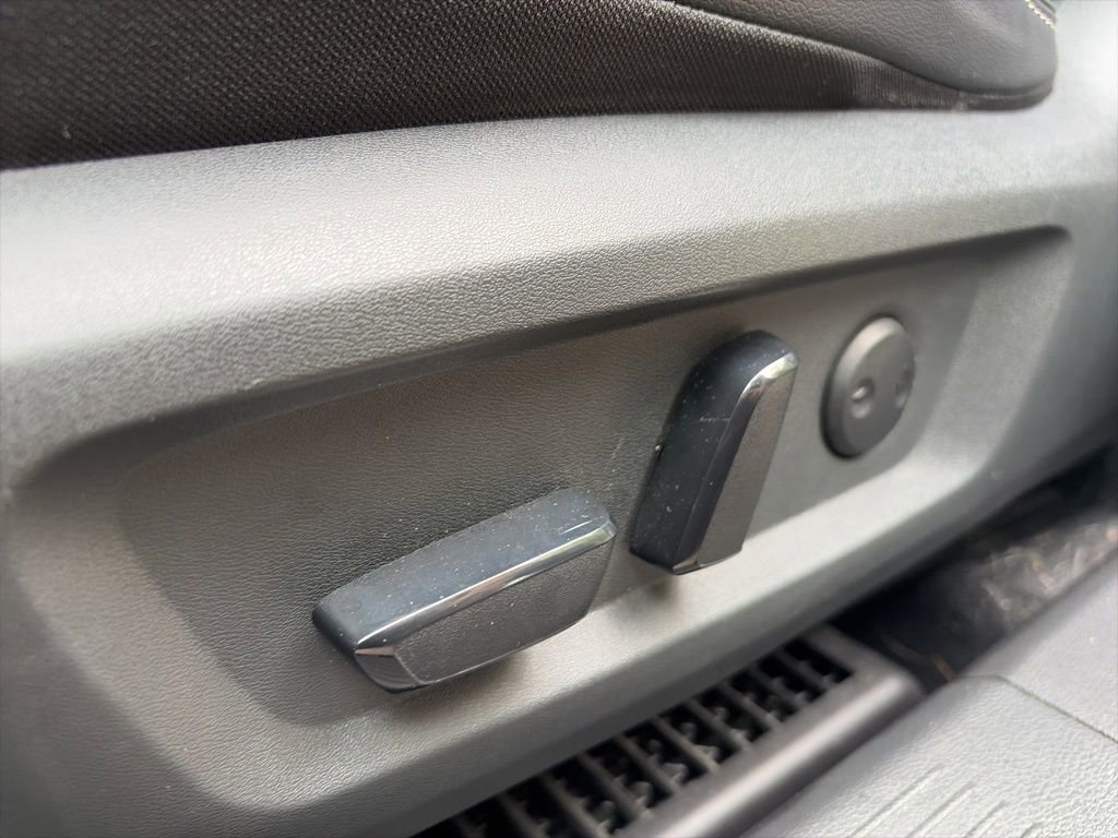 Used 2021 Nissan Rogue SL w/ Premium Package FWD image 9