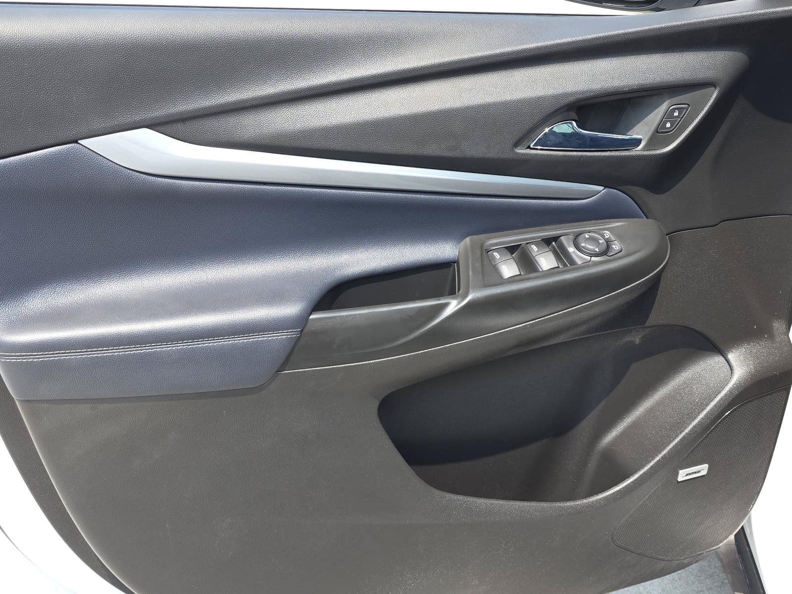 Used 2023 Chevrolet Bolt EUV Premier w/ Sun & Sound Package FWD image 14