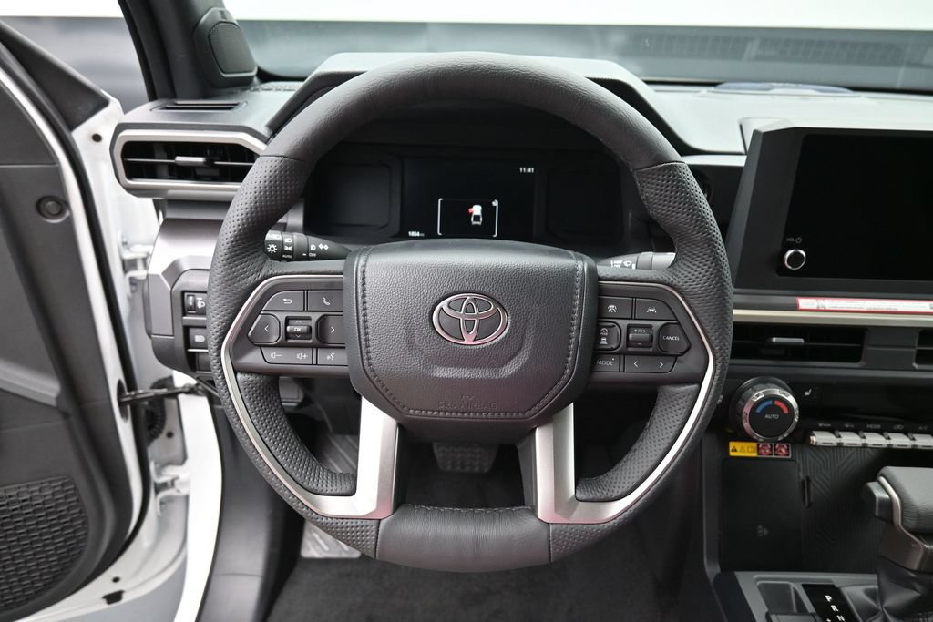 Used 2026 Toyota Tacoma SR5 AWD/4WD image 15