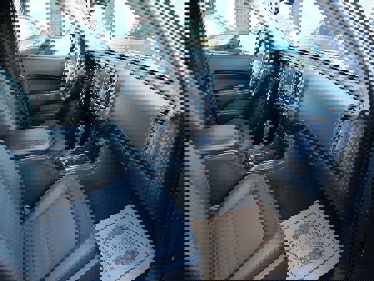 Used 2015 GMC Canyon SLE w/ All-Terrain Package image 26