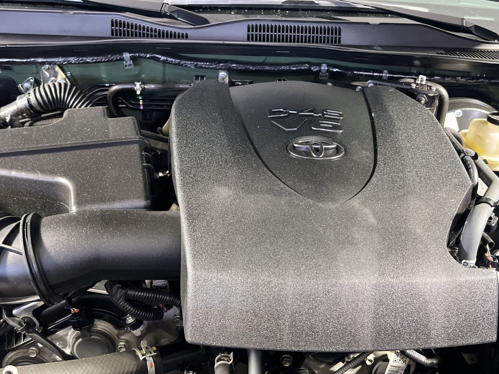 Used 2022 Toyota Tacoma TRD Sport w/ Technology Package AWD/4WD image 29