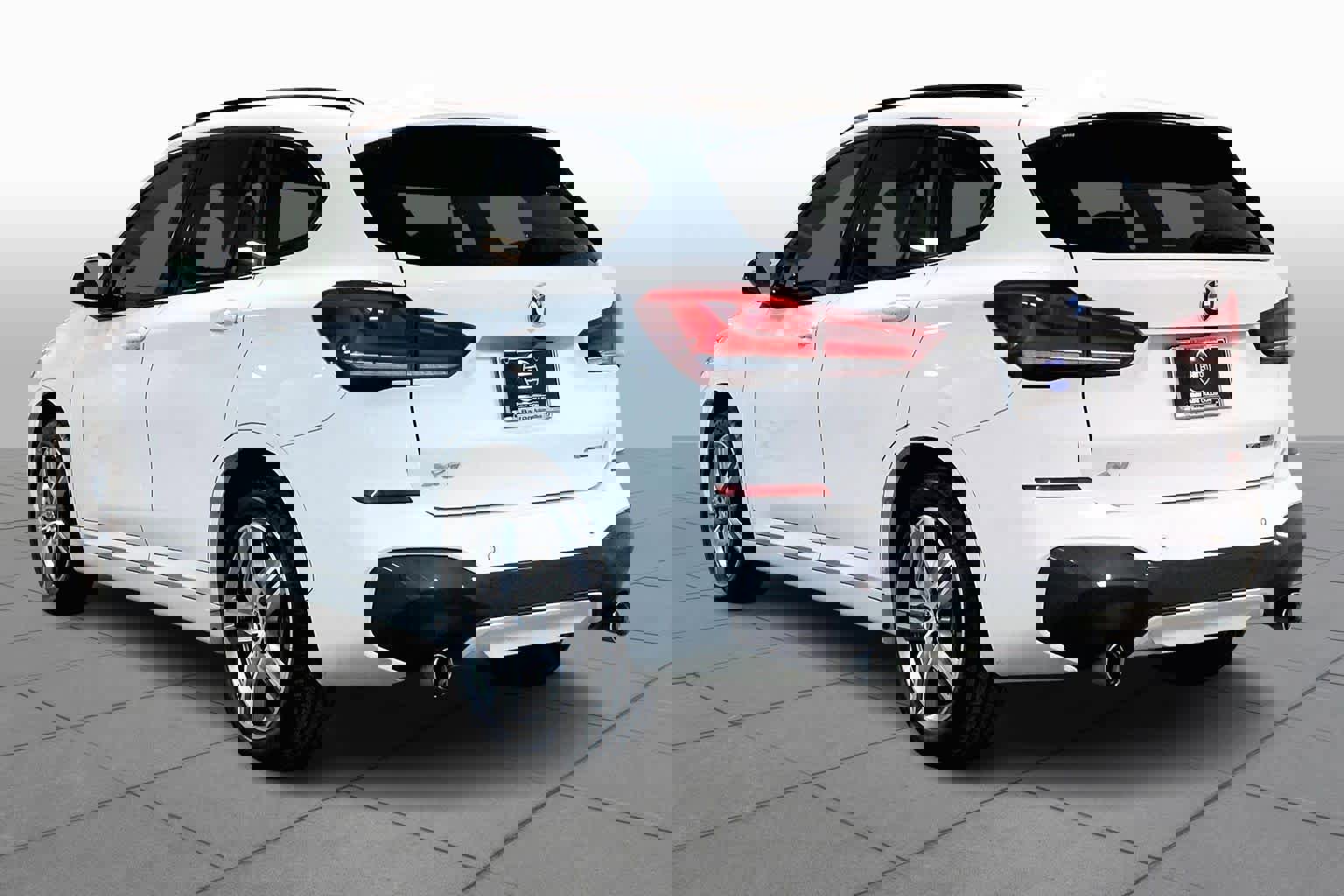 Used 2020 BMW X1 xDrive28i w/ Premium Package image 12