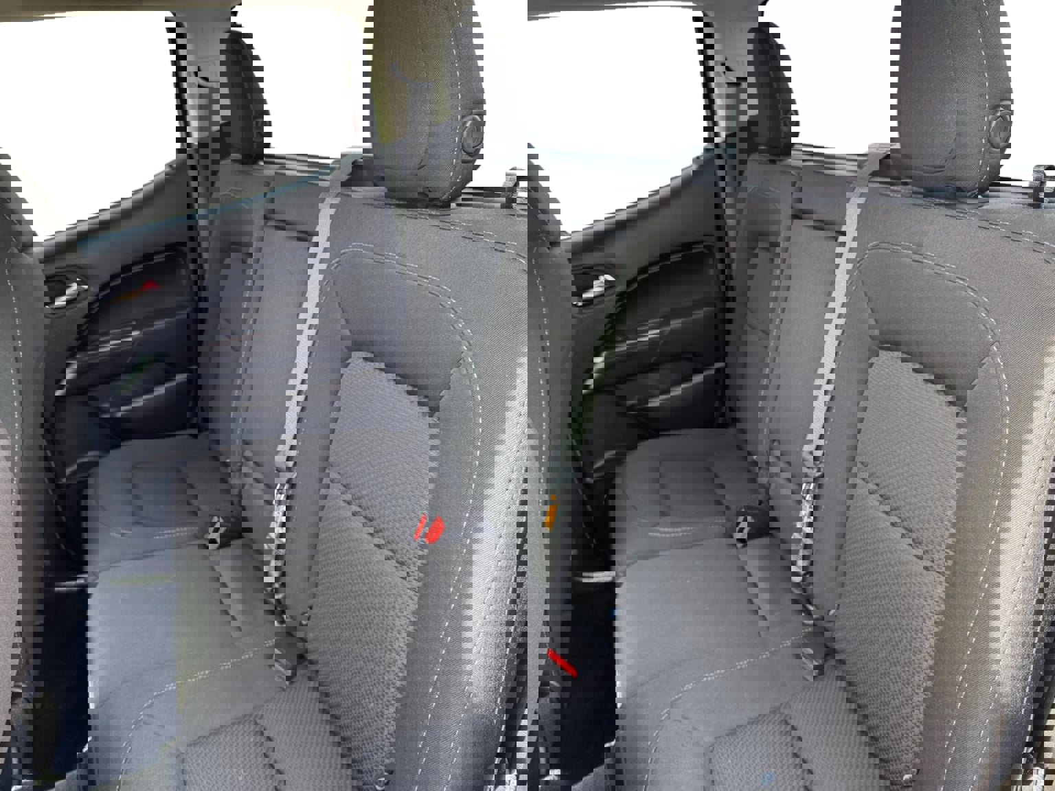 Used 2022 Chevrolet Colorado LT image 16