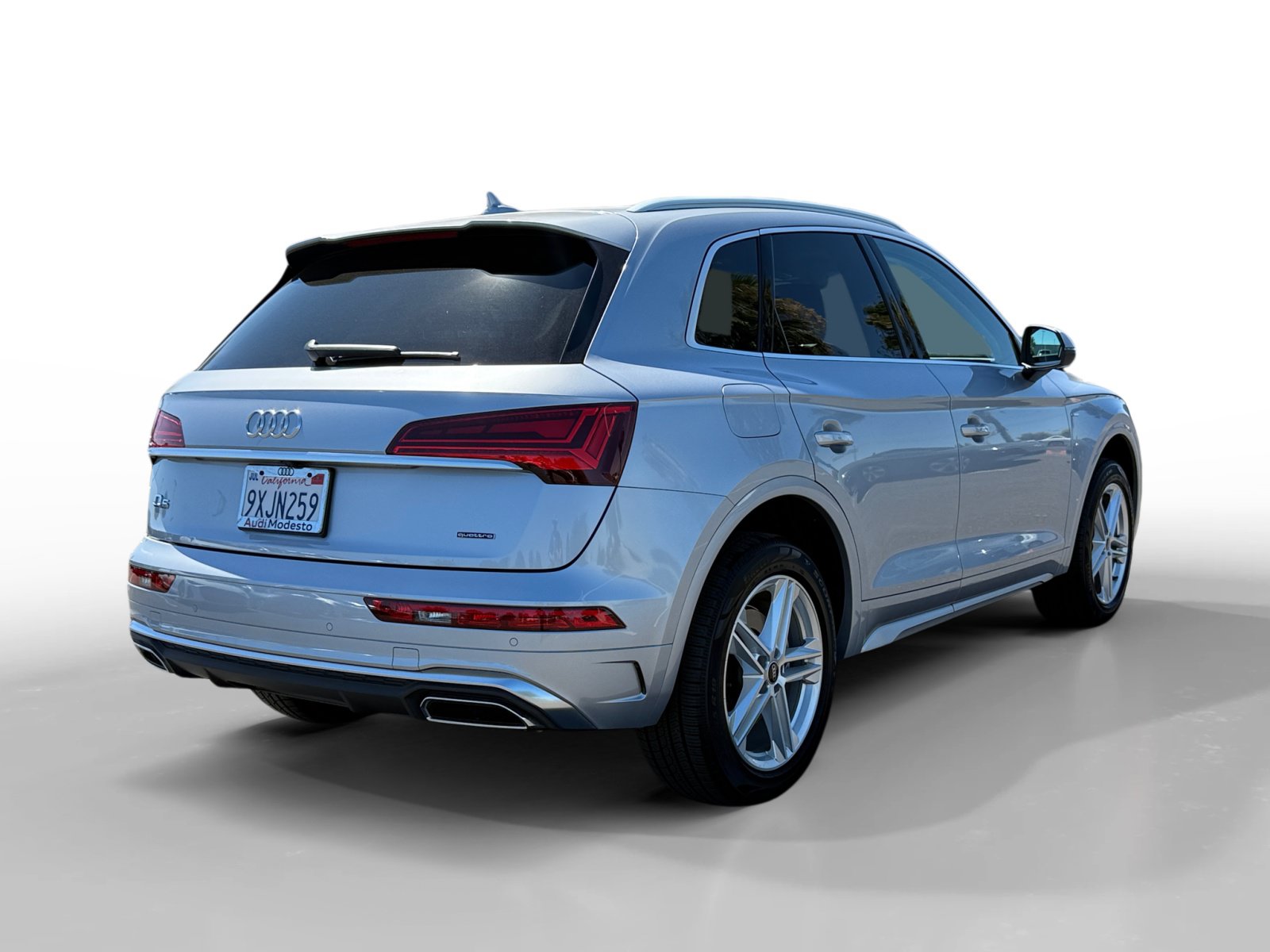 Used 2023 Audi Q5 e Premium w/ Convenience Package AWD/4WD image 5