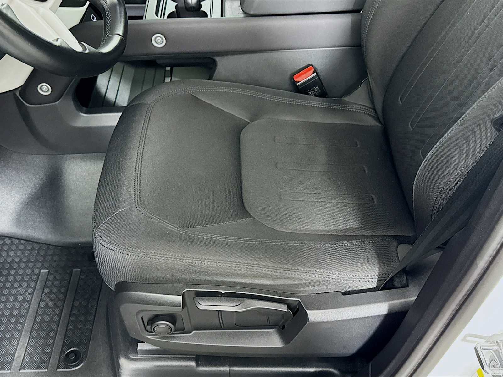 Certified 2022 Land Rover Defender 110 image 18