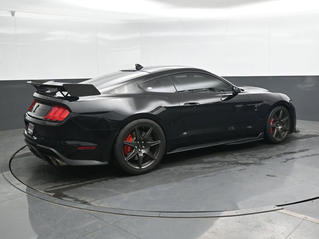 Used 2020 Ford Mustang Shelby GT500 w/ Carbon Fiber Track Pack RWD image 2