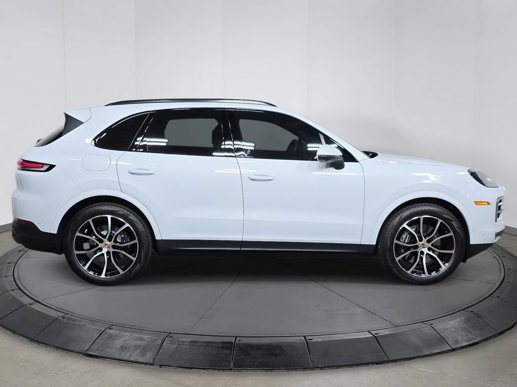 Certified 2026 Porsche Cayenne AWD/4WD image 8