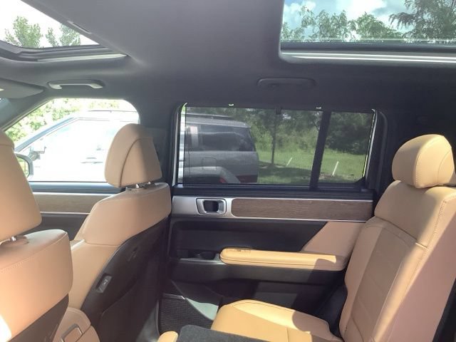 Certified 2025 Hyundai Santa Fe Limited AWD/4WD image 25