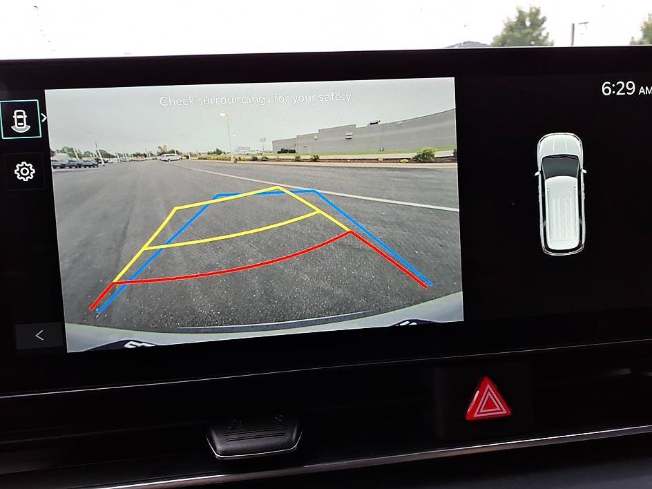 Used 2025 Kia Carnival EX FWD image 33