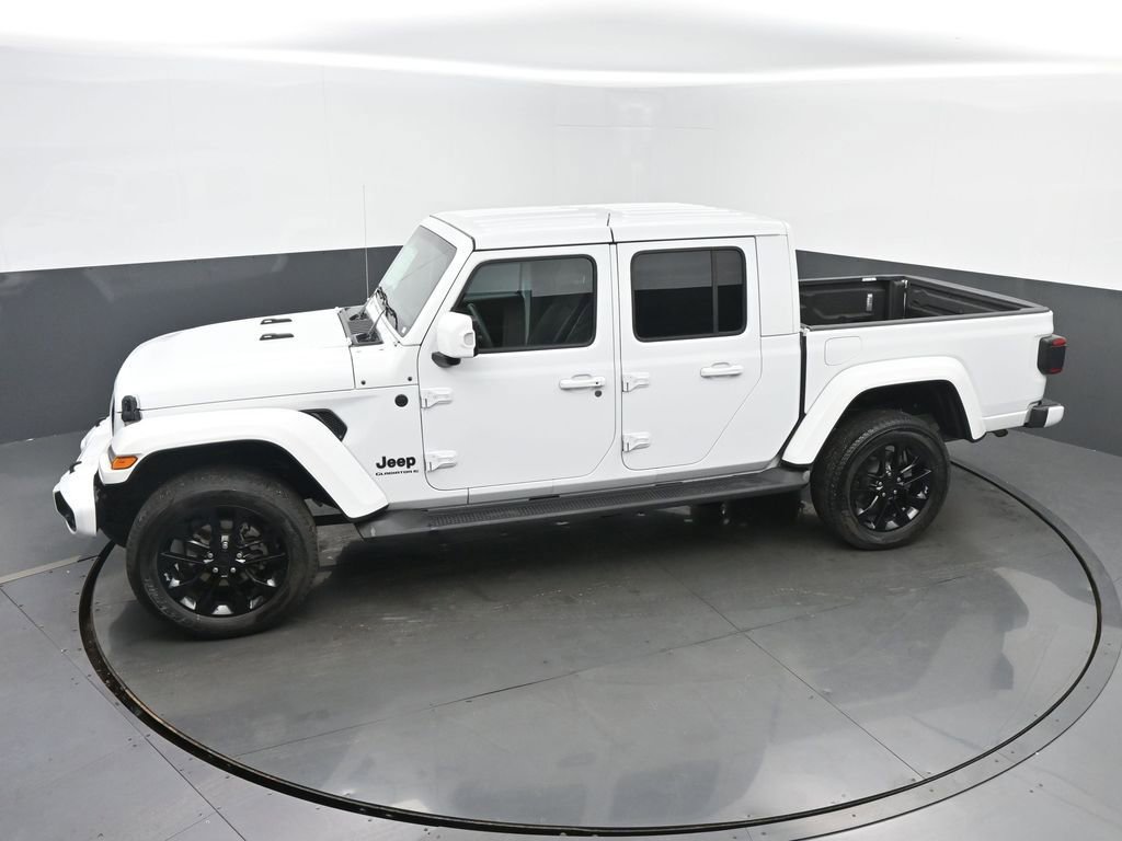 Used 2023 Jeep Gladiator Overland image 37