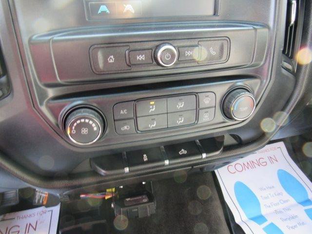 Used 2018 Chevrolet Silverado 1500 Custom w/ Custom Value Package AWD/4WD image 21