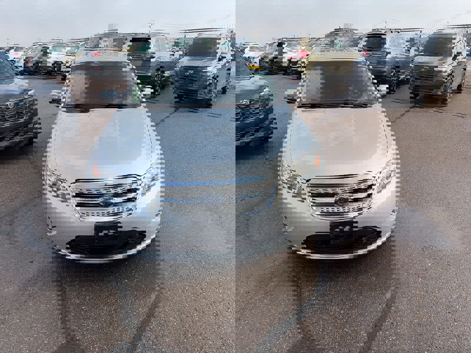 Used 2010 Ford Taurus SEL image 3