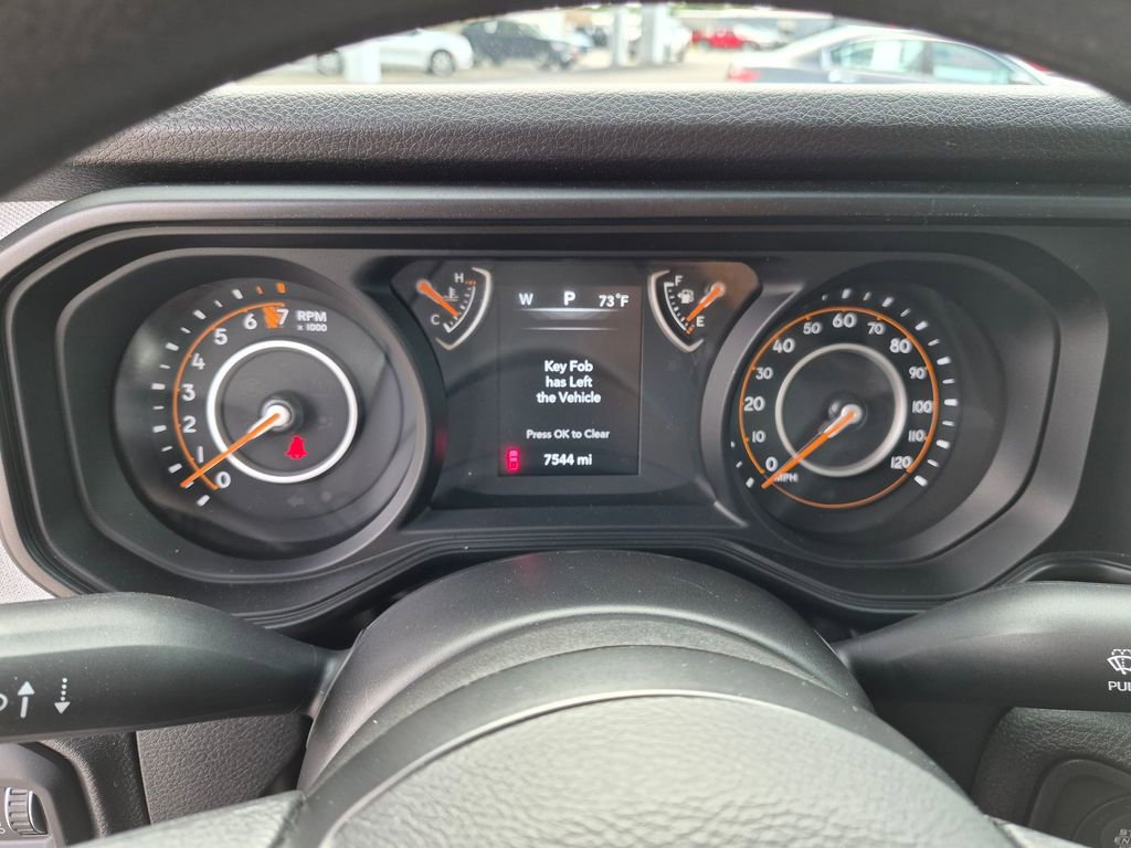 Used 2025 Jeep Gladiator Sport AWD/4WD image 17