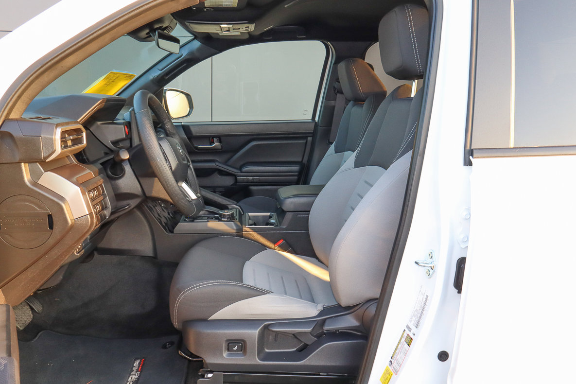 Used 2025 Toyota Tacoma TRD Off-Road image 7