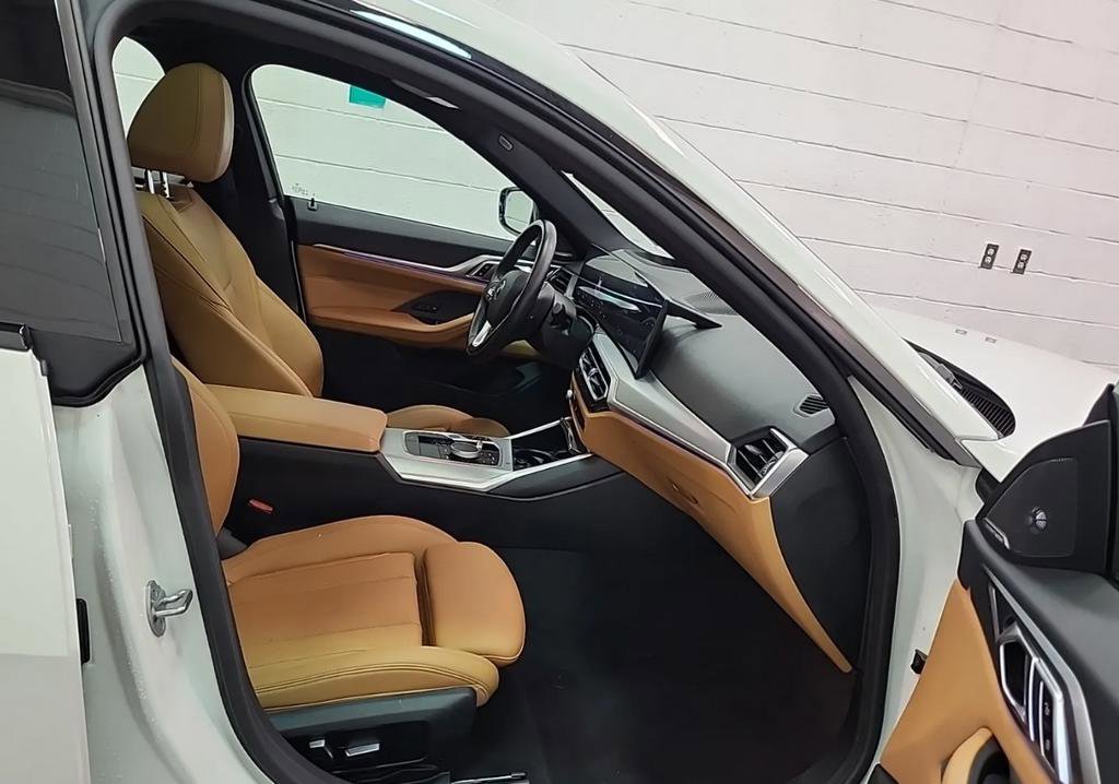Used 2023 BMW i4 eDrive35 RWD image 8