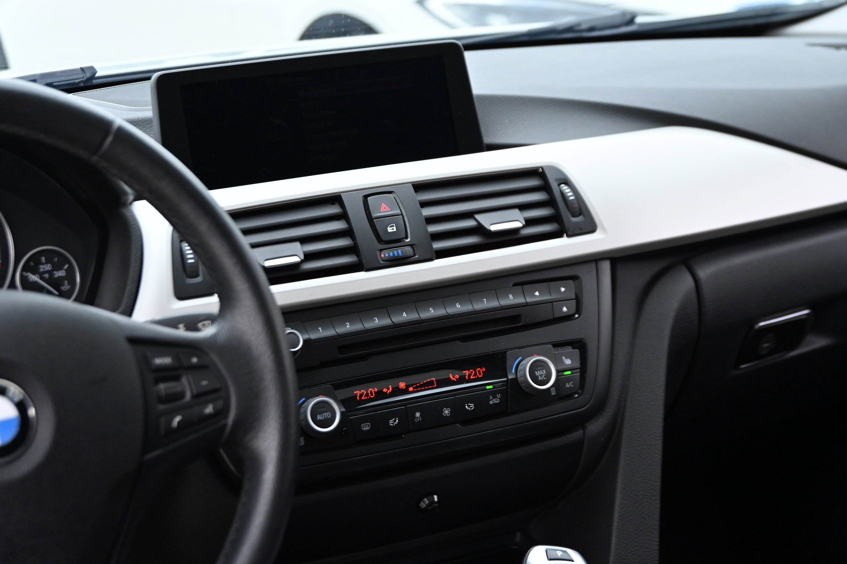 Used 2015 BMW 320i xDrive Sedan image 23