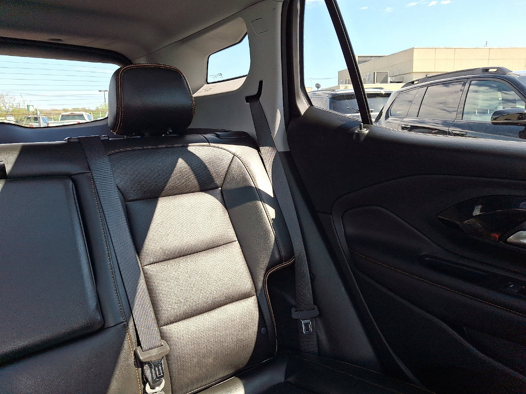 Used 2022 GMC Terrain AT4 w/ LPO, Floor Liner Package AWD/4WD image 30