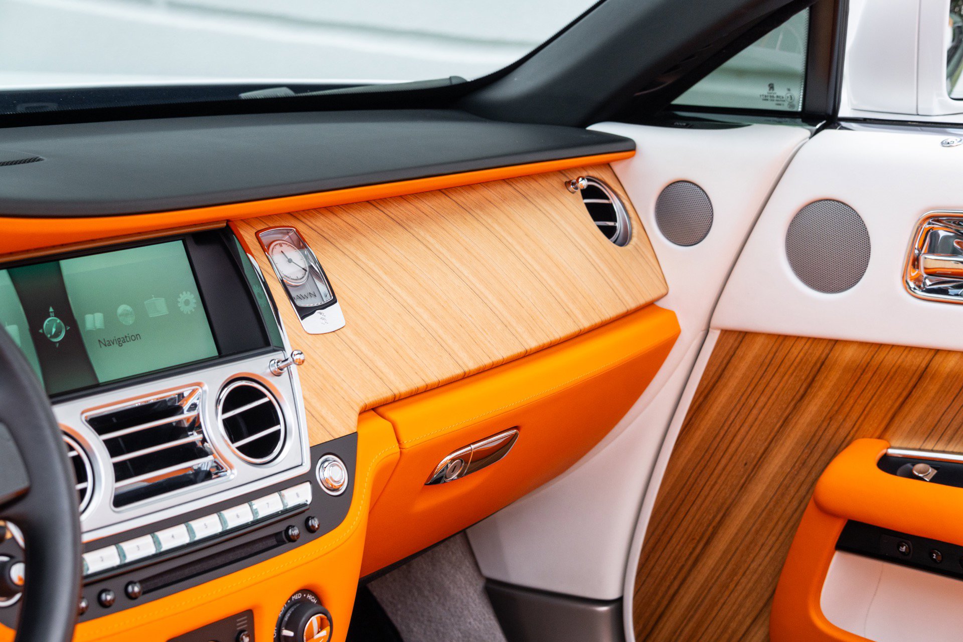 Used 2017 Rolls-Royce Dawn RWD image 69