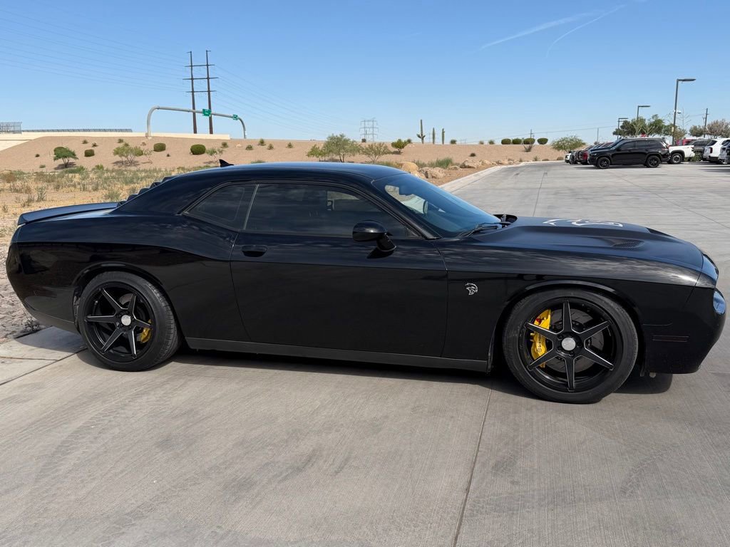 Used 2017 Dodge Challenger SRT Hellcat RWD image 13