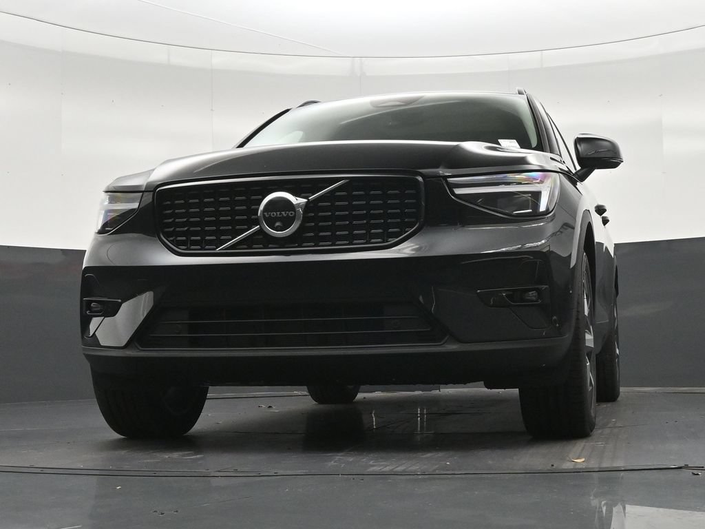 New 2026 Volvo XC40 B5 Plus w/ Protection Package Premier AWD/4WD image 28