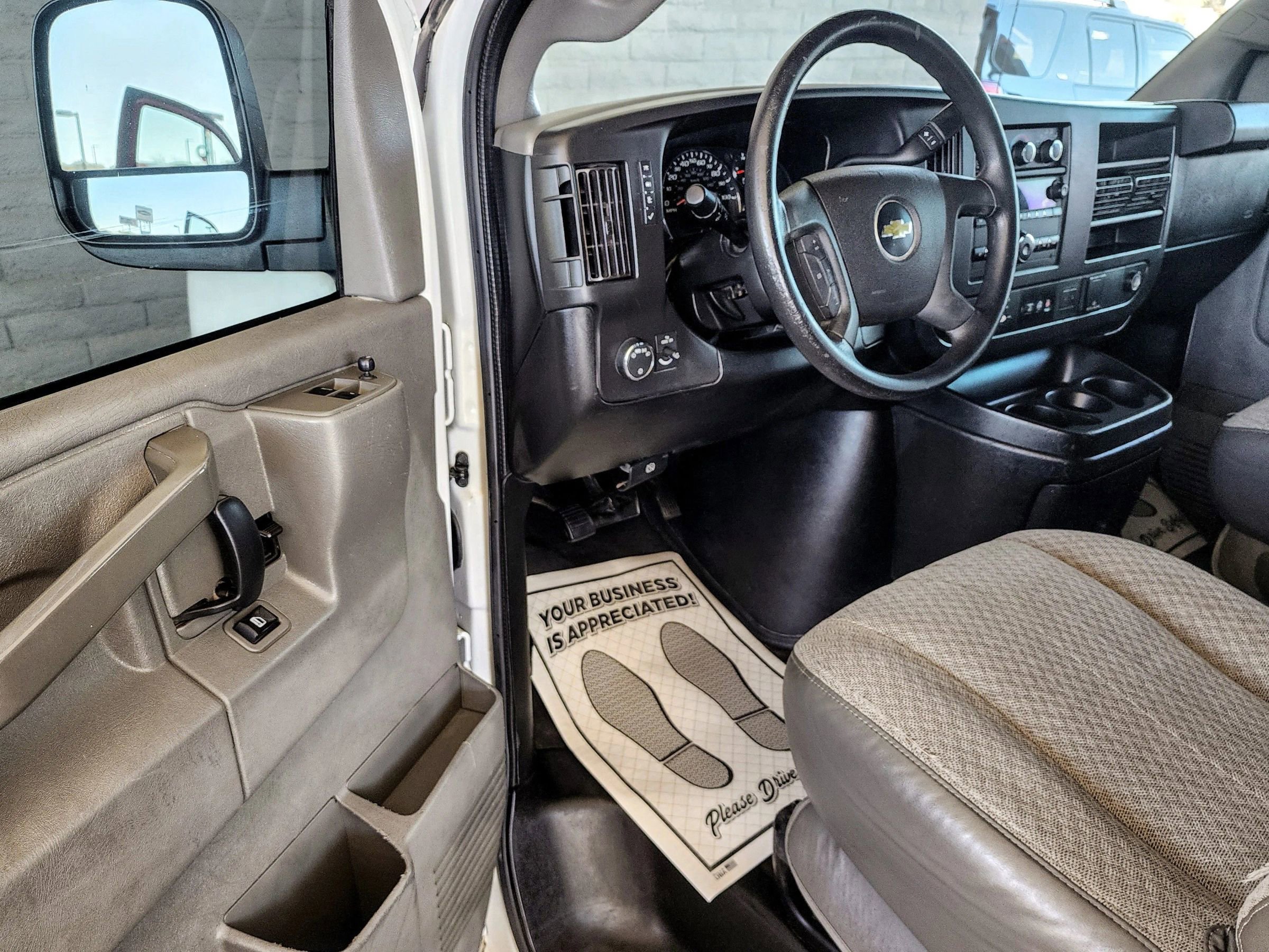 Used 2020 Chevrolet Express 3500 LT w/ LT Preferred Equipment Group RWD image 15