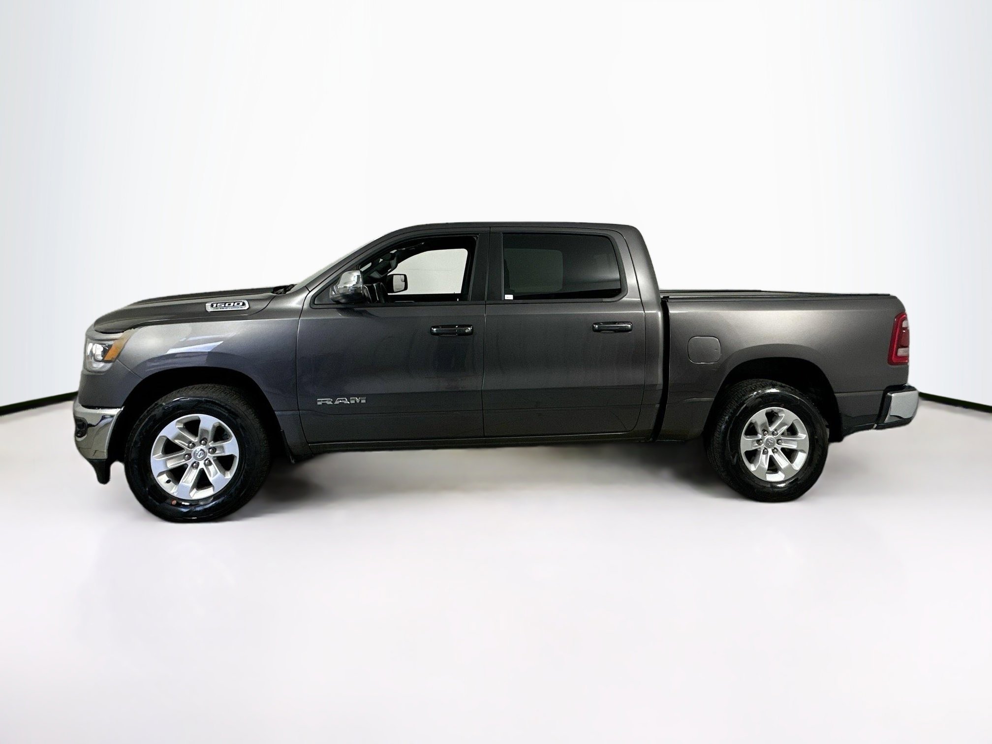 Used 2023 RAM 1500 Laramie AWD/4WD image 8